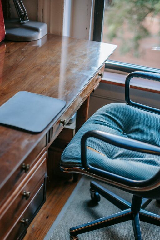 Tips for Choosing a Comfortable Desk Chair for Your Workspace
